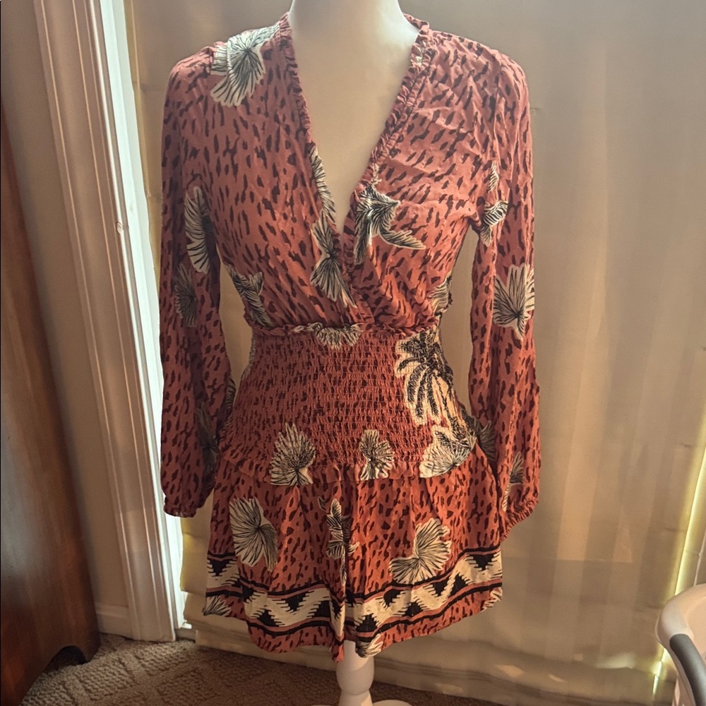 Chic Coral Patterned Long Sleeve Dress